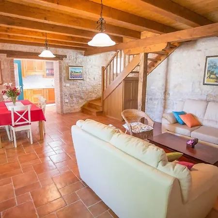 Medvidici Villa Rajki